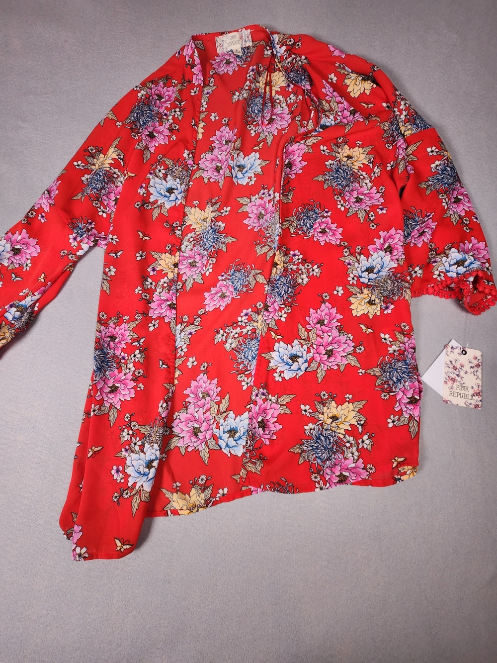 Pink Republic Floral Tag in‎ Red with Pink and Blue Blooms